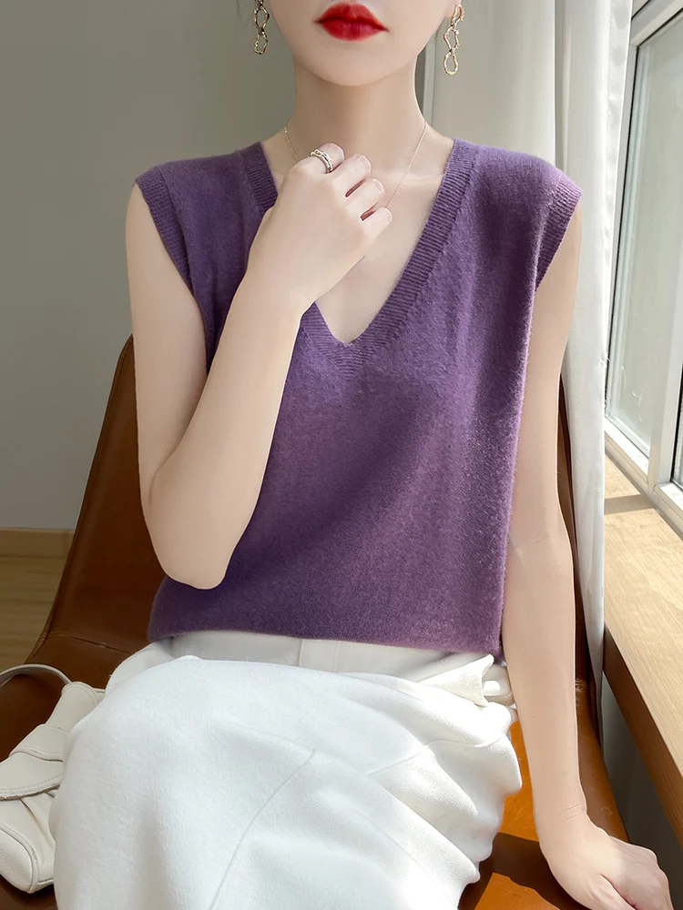 Winter New 2024 100 Pure Wool Vest Outerwear V-neck Sleeveless Knitted Sweater Base Layer Fashionable Commute Style