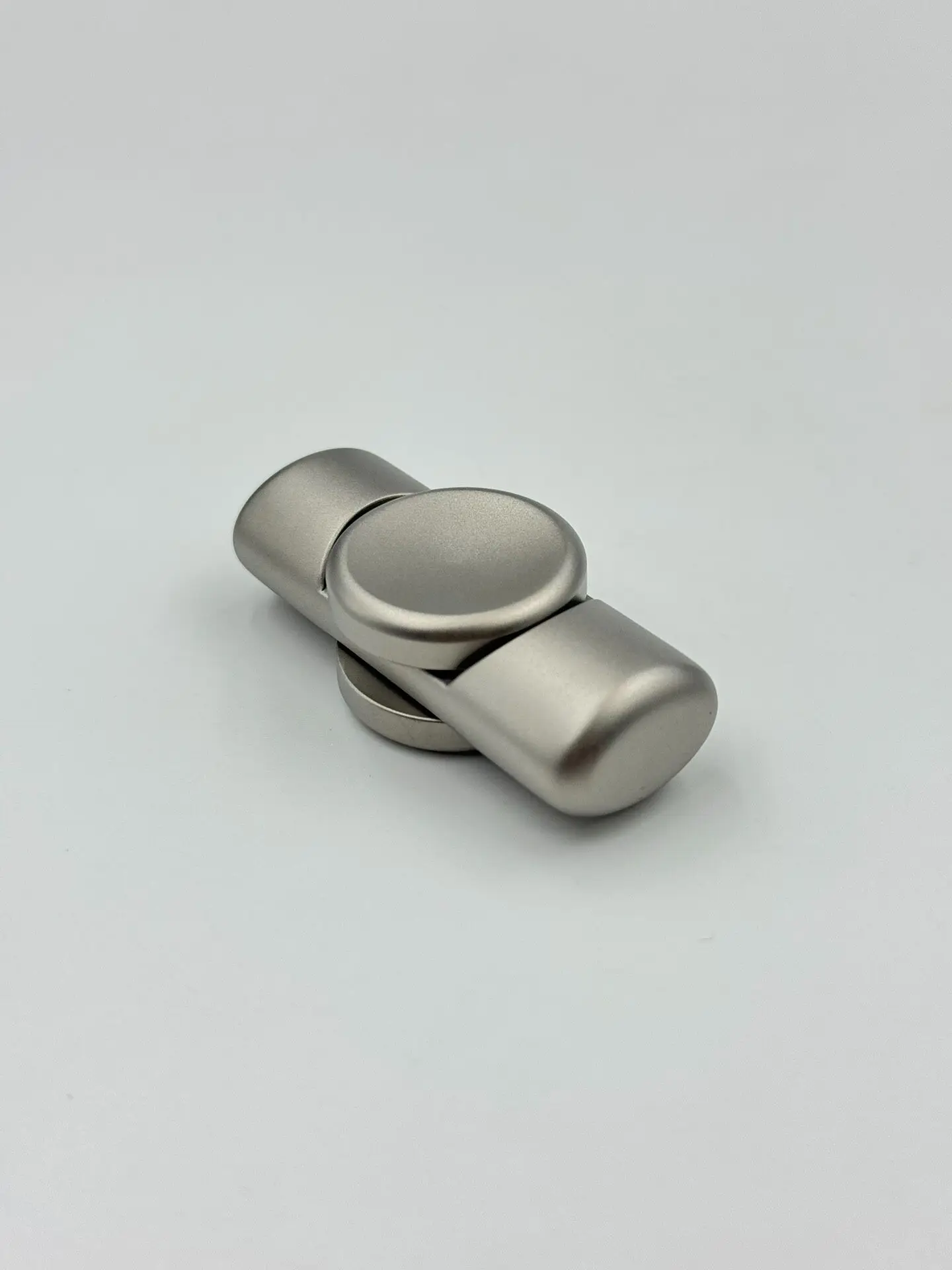 Used EDC Clean Stick Gyro, Domestic Replica Fingertip Gyro, Sandblasted Stone Wash EDC