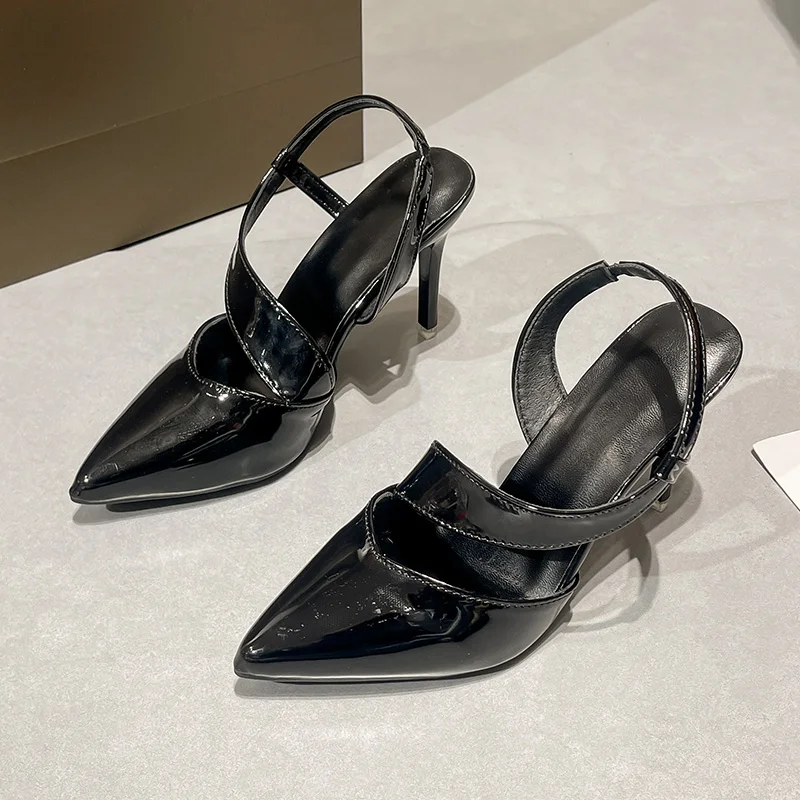 صنادل باوتو الموضة النسائية ربيع جديد مدبب الفم الضحلة الانزلاق على مقاوم للماء المضادة للانزلاق مقاومة للاهتراء الكعب الخنجر