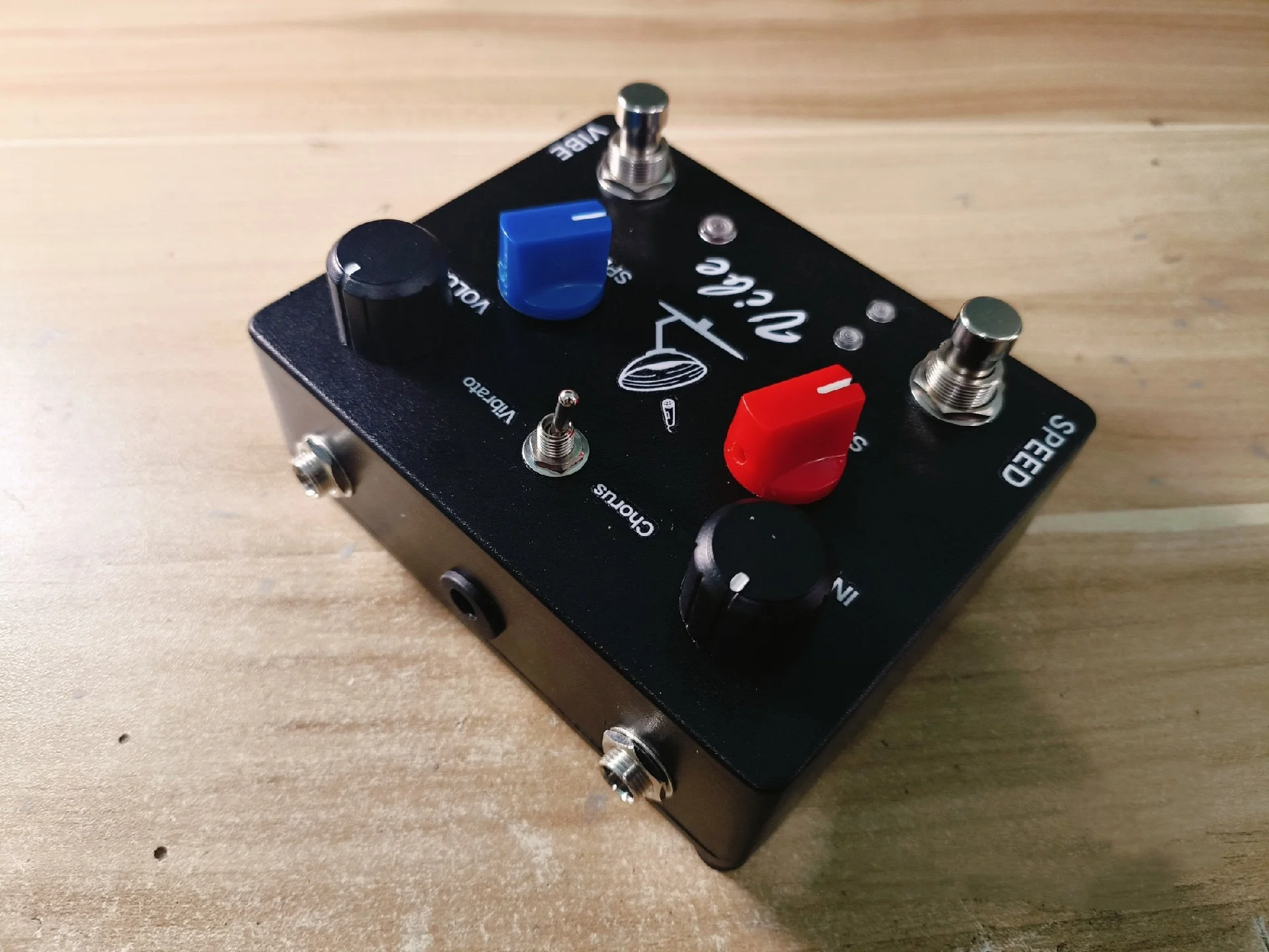 LILT guitar pedal Uni VIBE V2 manual single piece discrete