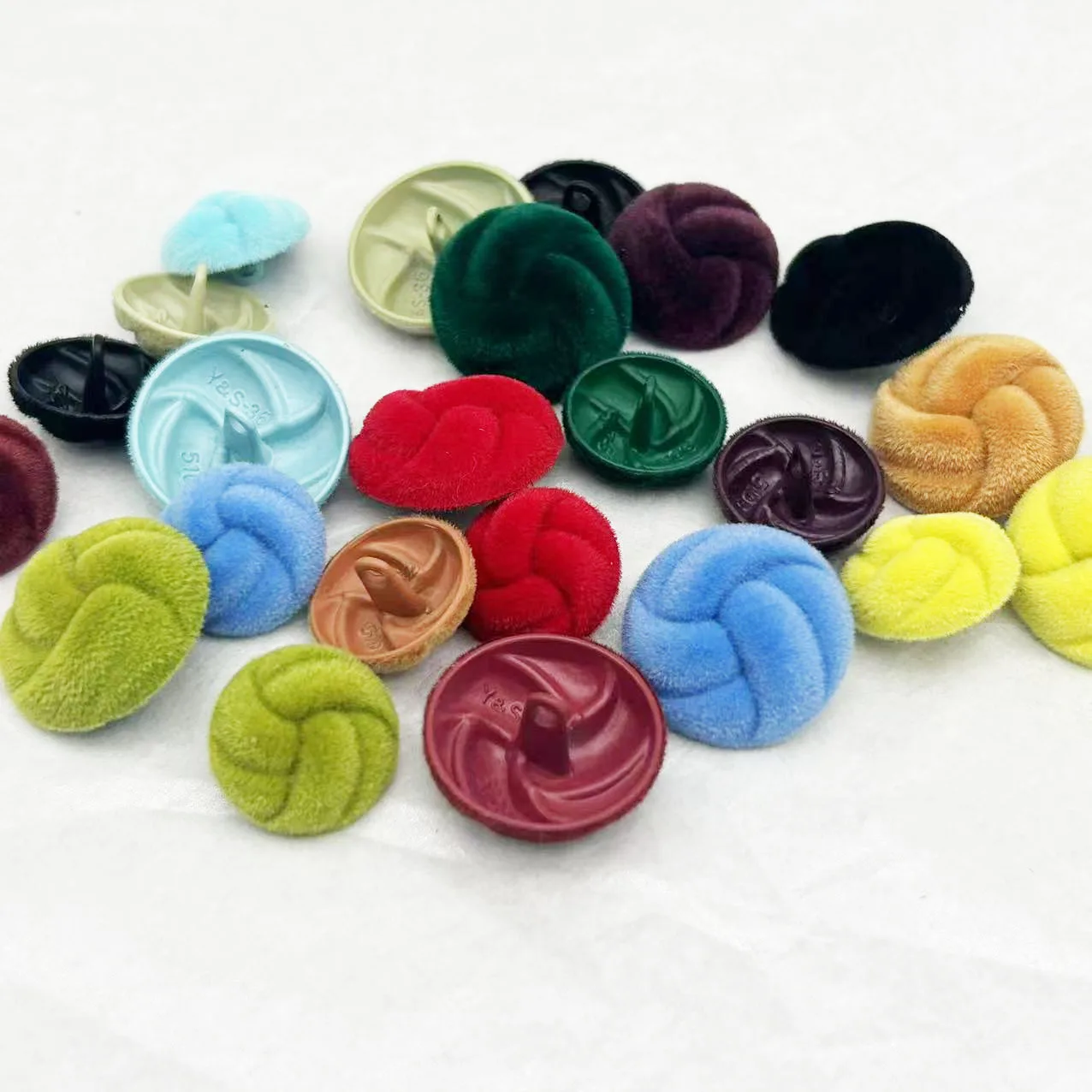 50Pcs/lot 23mm Chic Spiral Textured Flocked Metal Buttons Elegant Decorative Clasps for Wool Overcoats Coats DIY Sweaters D084