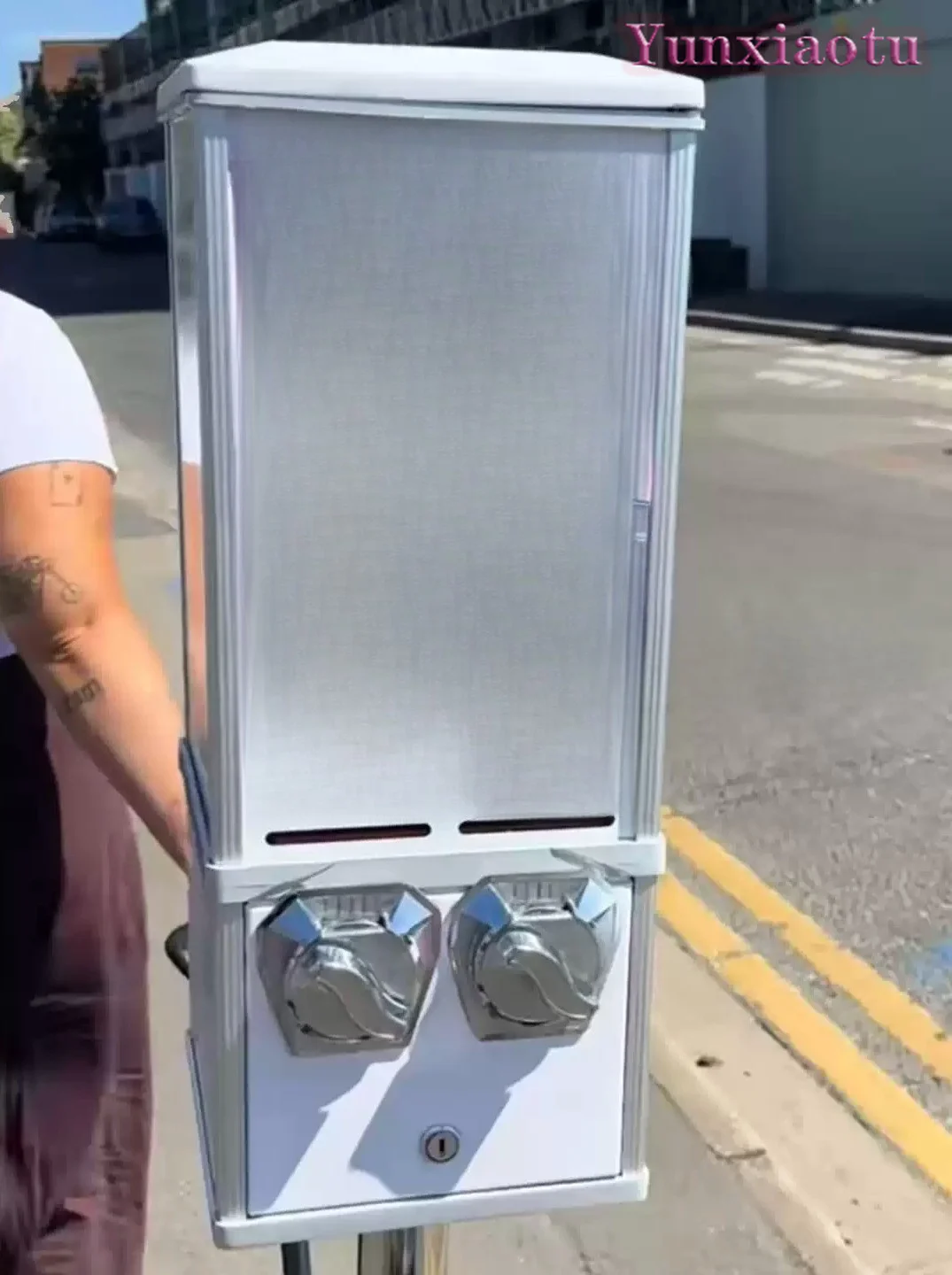 Tattoo sticker self-service vending machine, twist card machine, slot machine