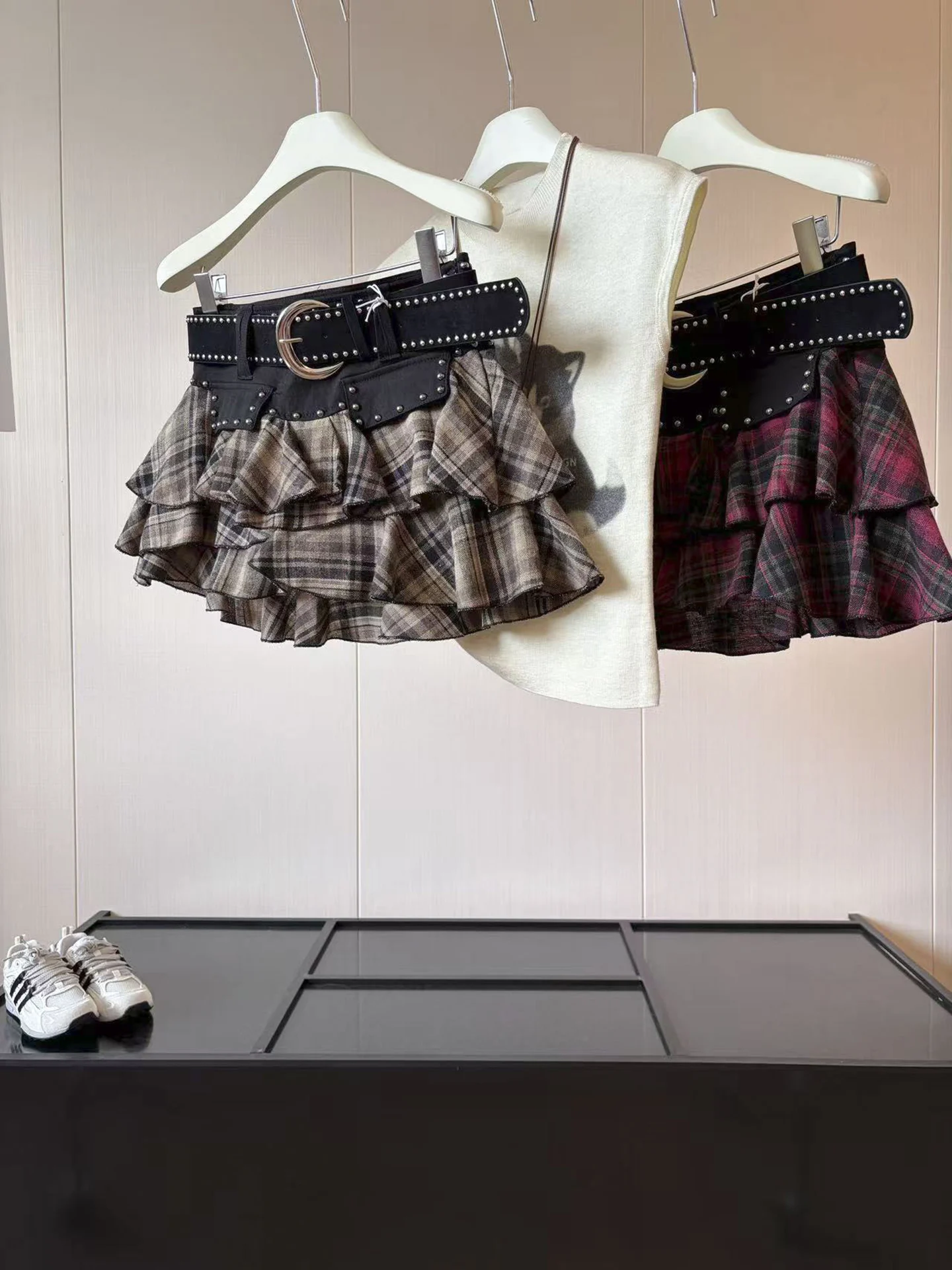 Retro Plaid Short Skirt Women's High Waist Puff Sleeve Belt Slimming Versatile Spicy Girl Cake Skirt Polyester Fiber