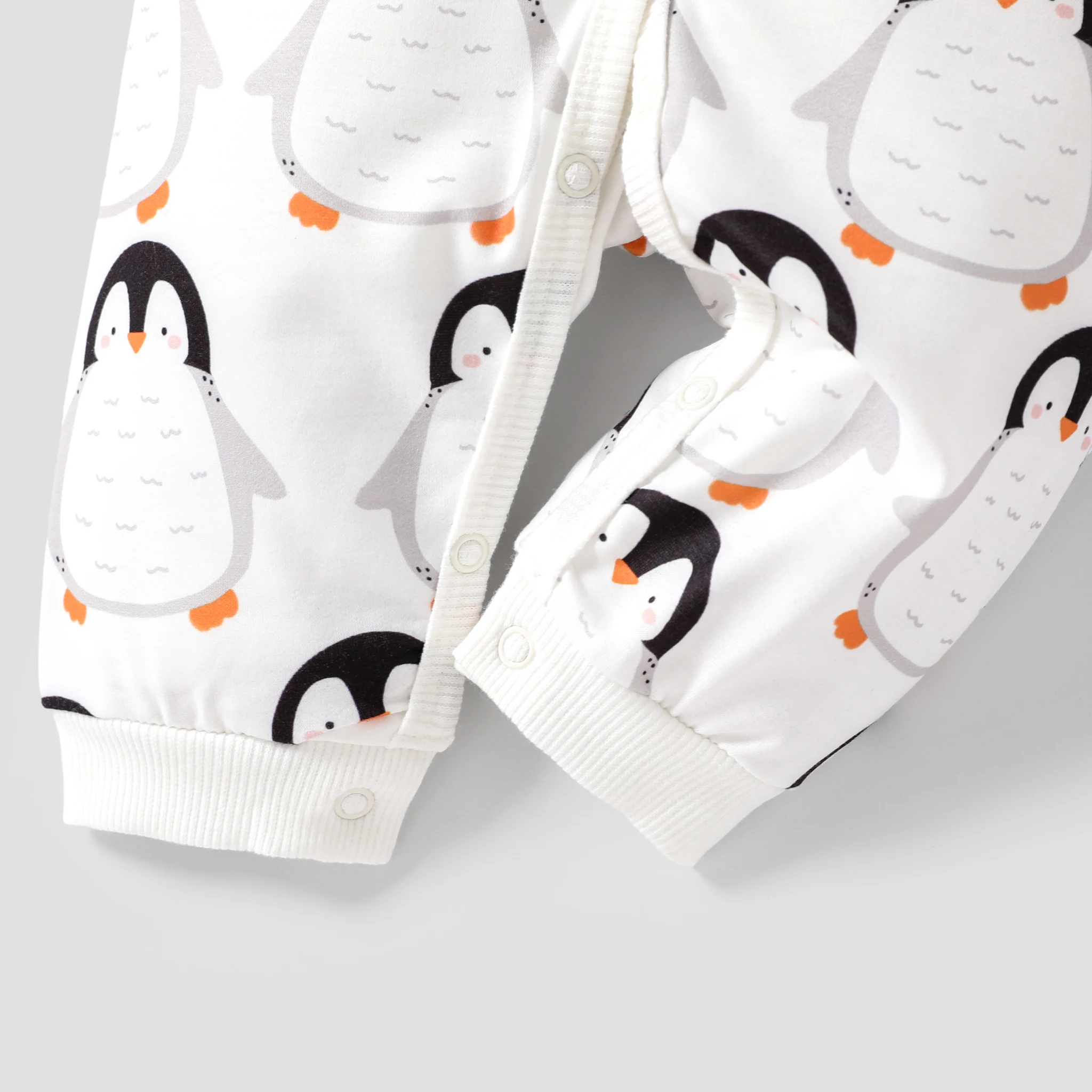 PatPat Baby Girl/Boy Childlike Penguin Pattern Jumpsuit