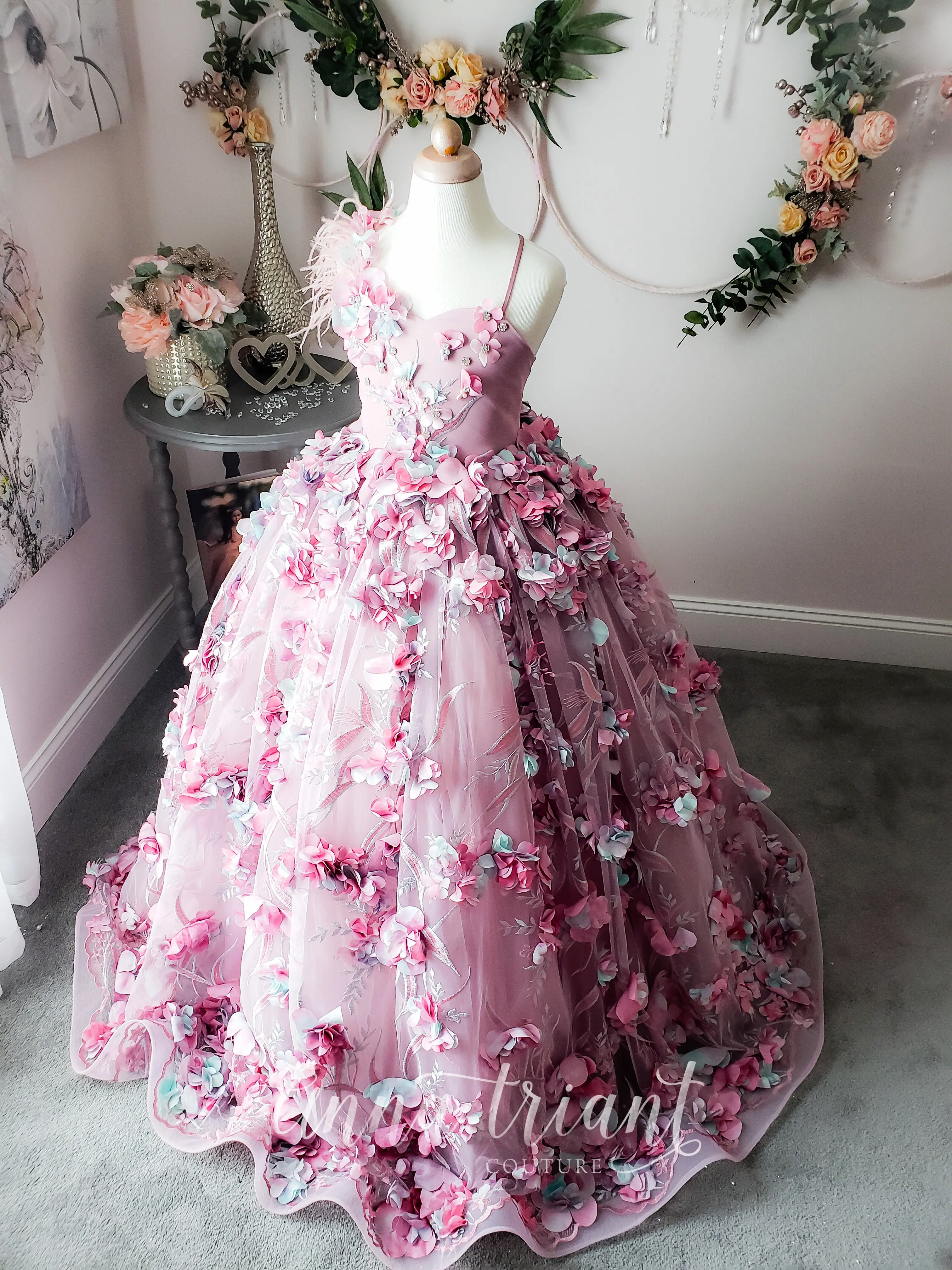 CloverBridal High Quality Floral Hot Pink vestidos para niñas Acrylic Pearls Feathers Embellished Girls Party Dresses WF9703