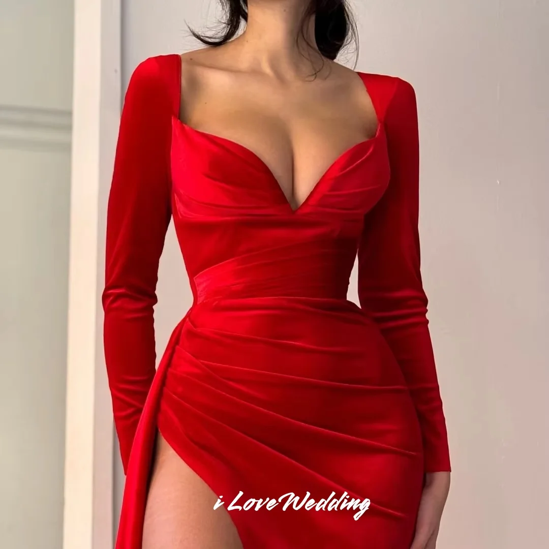 ชุดราตรีสีแดงคอวี แขนยาวทรงเมอร์เมด ผ่าข้างยาวกรอมพื้น จีบระบาย สำหรับงานพรอม งานแต่งงาน ปี 2025  รับตัดตามแบบ