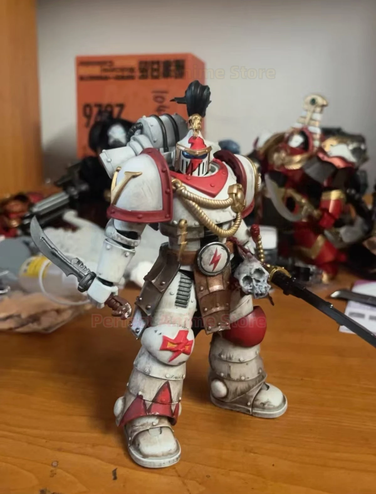 

Отправка в течение 24 часов: Фигурка JOYTOY Dark Source Warhammer 40k White Scar Legion Archon Ebony Terminator 1