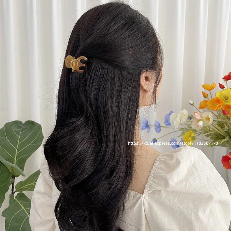 High energy ponytail half grabbing hair clip~Korean small hair clip French style back spoon small shark claw clip  temperament