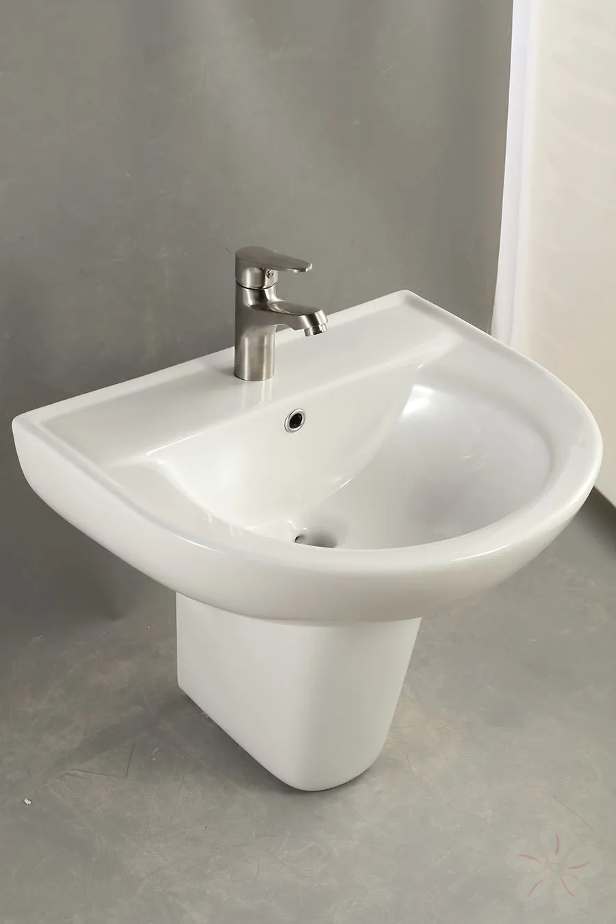 Balcony simple hanging half-column hanging basin single-hole small wall