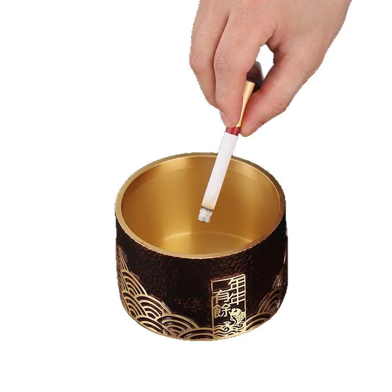 

Anti-fly pure brass ashtray with lid Home living room Tea table Office Creative engraved ashtray