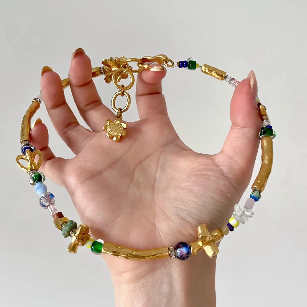 collana-vintage-in-ottone-placcato-oro-con-gemme-colorate-stile-europeo-e-americano-gioiello-di-lusso-per-donna