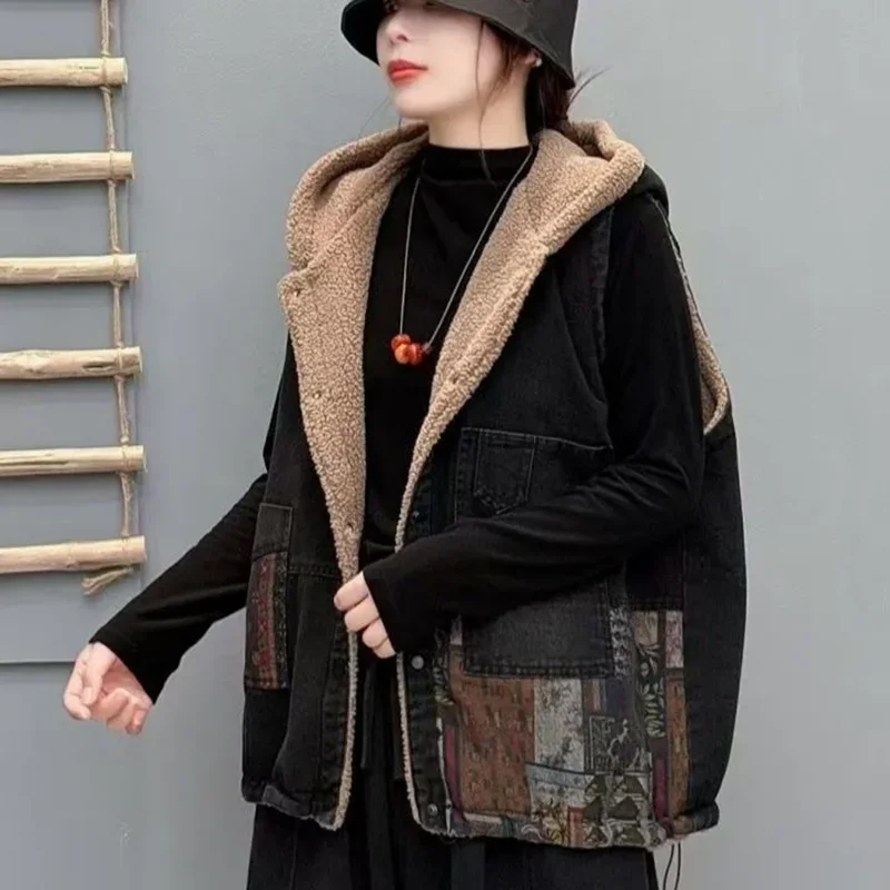 

2026 Autumn Winter Vintage Printed Denim Waistcoat Women Overcoat Loose Stitching Thick Plus Velvet Warm Hooded Denim Vest Tops