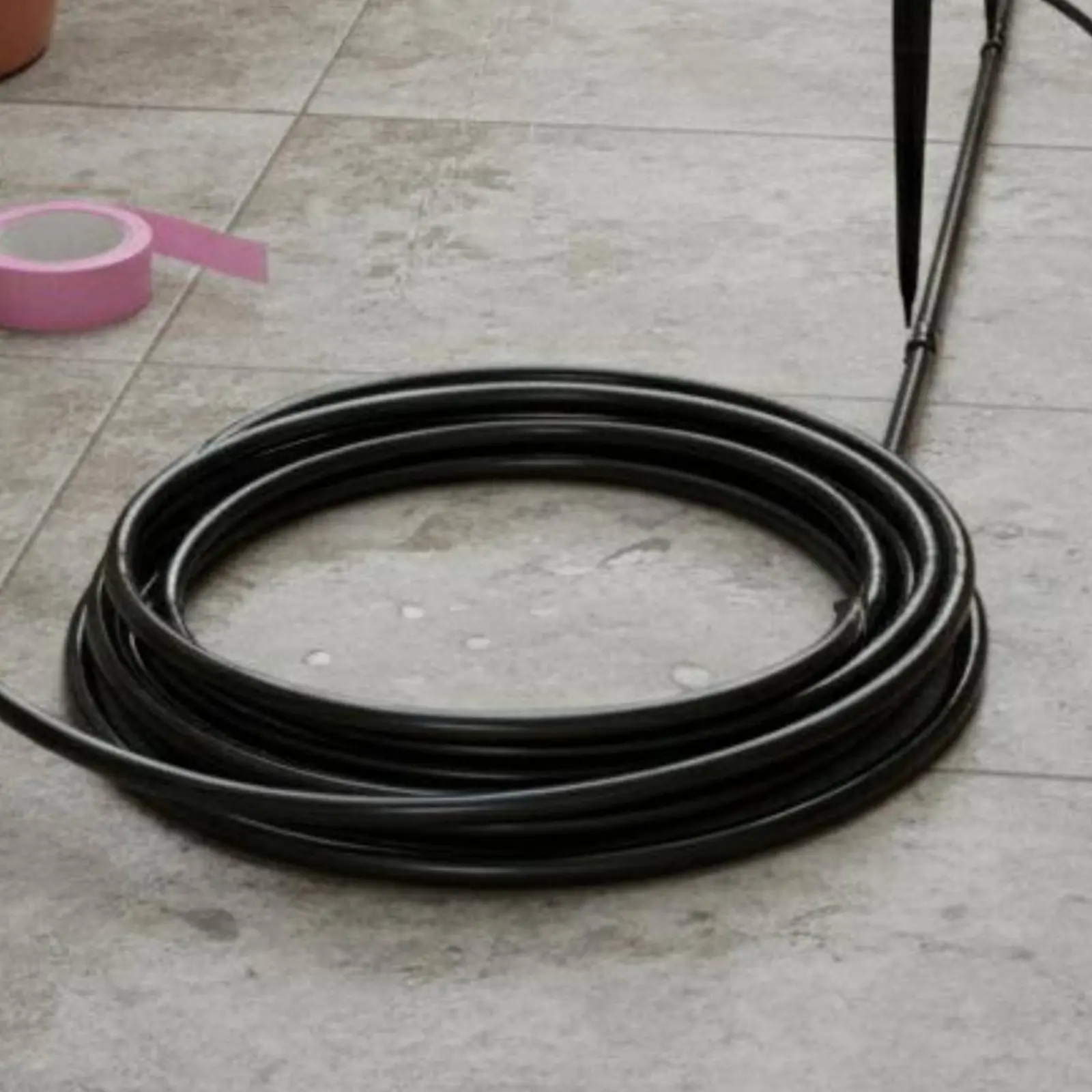 

82 Pieces Trickle Irrigation Kit Adjustable Drippers Automatic Trickle Irrigation System Indoor Plant Watering Device