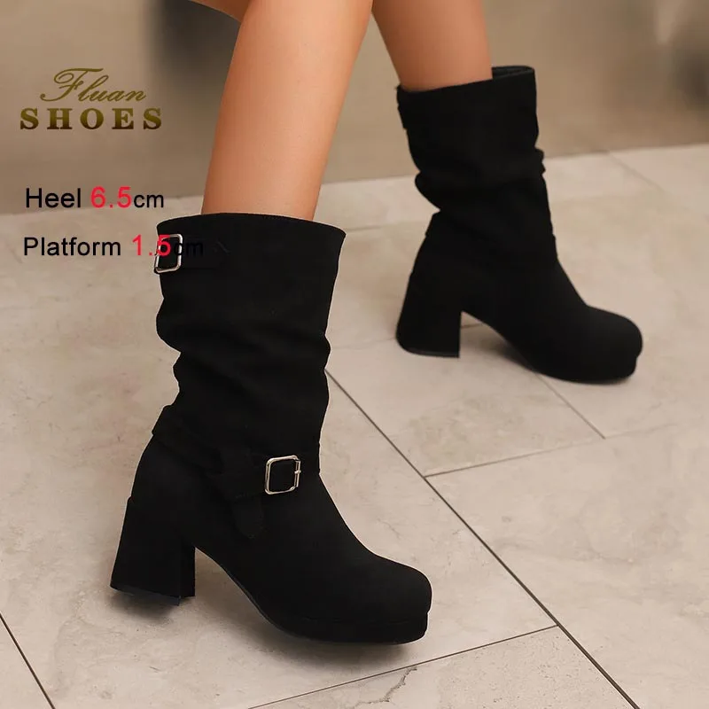 2025 موضة الأحذية النسائية 6.5 سنتيمتر كعب خشن منتصف العجل الأحذية بلون الجلود مشبك أحذية طويلة سيدة التجارة الخارجية فارس التمهيد