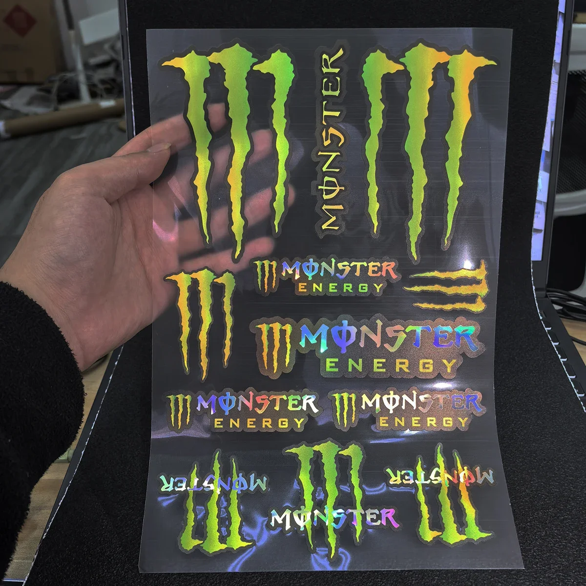 レーザーモンスターエナジーステッカーオートバイタンクヘルメットデカールヤマハ R1 R3 R6 MT07 MT09 MT10