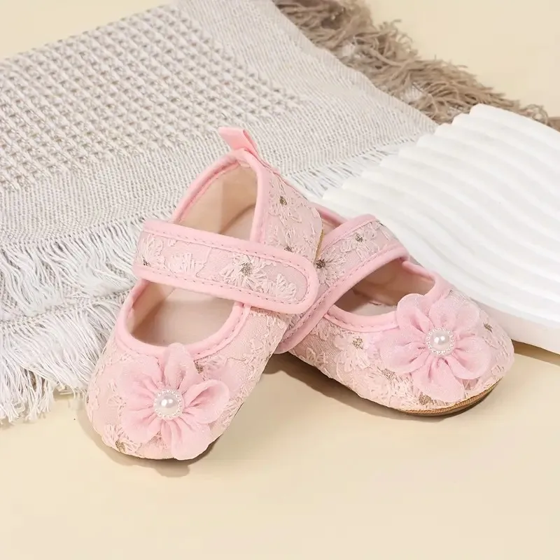 Schicke Mary Jane-Flats für Babys, Mädchen, Perlen-Blumenstickerei, rutschfeste Gummisohle, perfekte Lauflernschuhe für Hochzeitskleid