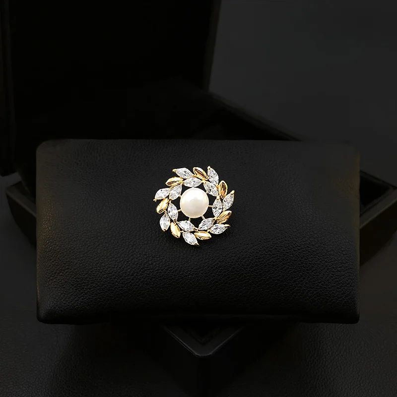 

Luxury Wheat Pearl Flower Brooch Men Women Suit Accessories Corsage Neckline Anti-Exposure Fixed Buckle Decorations Jewelry 5715