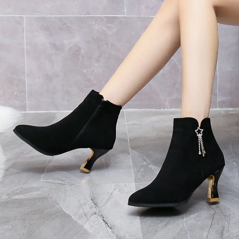 

Ботильоны на каблуке, черные однотонные женские ботильоны со стразами, новинка 2025, модная акция, трендовая распродажа, женская короткая обувь