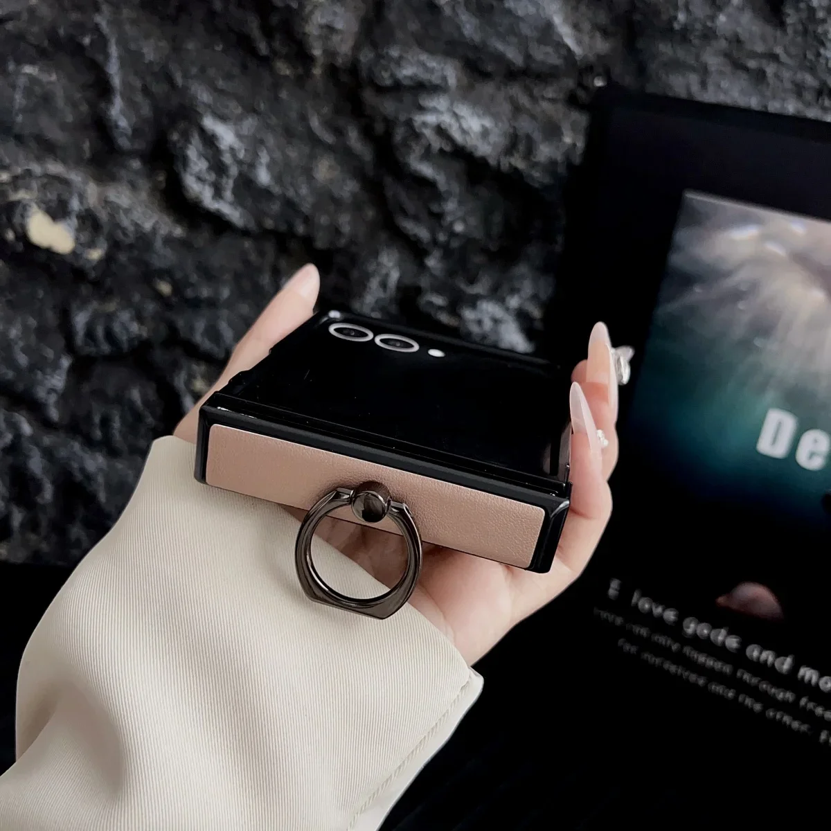 高級ビジネス向けプレーンレザー 磁気Magsafe対応 Samsung Z Flip 7/6/5/4/3用リングブラケット付き保護ケース