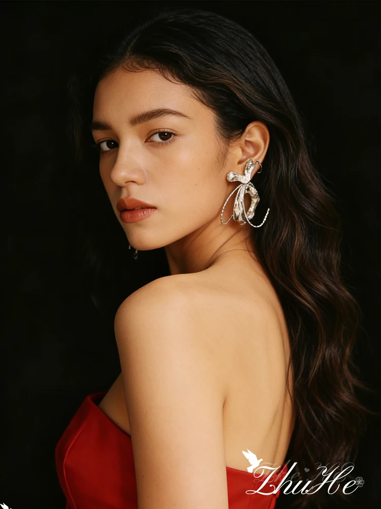 Contemporary New Chinese Lily Earrings Abstract Floral Art Hoop Design Sophisticated Versatile Statement Accessory