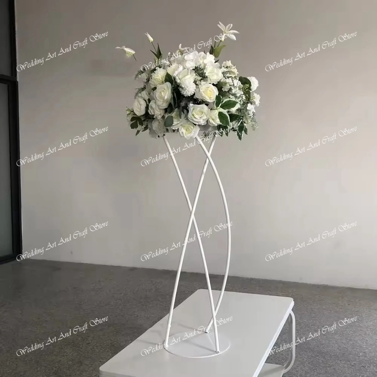 Flor branca Stand para Wedding Centerpieces, Metal, não lugar, retorno, design exclusivo, 10pcs