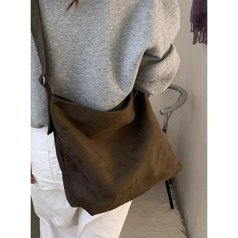 

Retro Faux Suede Large Capacity Bag for Women 2025 New Korean Large Capacity Tote Bucket Bags