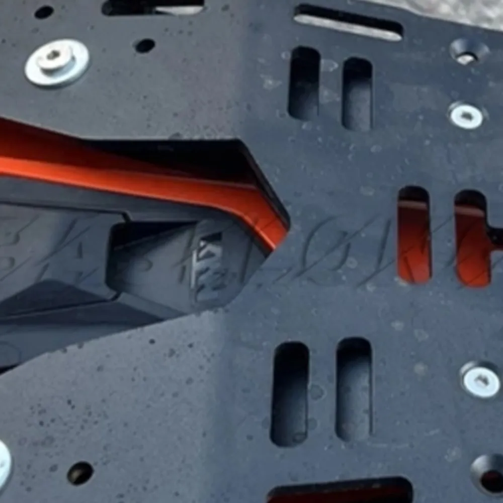 

Задний багажник-держатель для KTM 690 SMC R, 690 Enduro R, GasGas 700 ES, 700 SM, 700 2019-2023, 2024, 2025, 2026