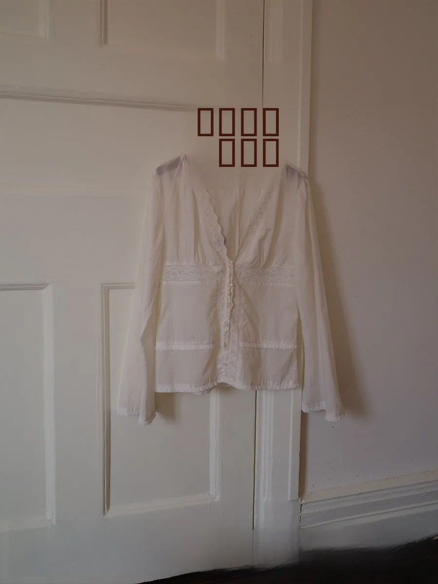 

Retro Lazy V-Ne Lace Splice Long Sve Sunscreen Open Cardigan irt Six-In-One Sweet Sle Loose Fit Fem Faion