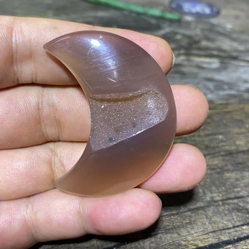 Agate Natural Stone And Crystal Moon Statue Geode Aquariums Reiki Healing Gems Minerals Spiritual Ornaments Home Decoration Room