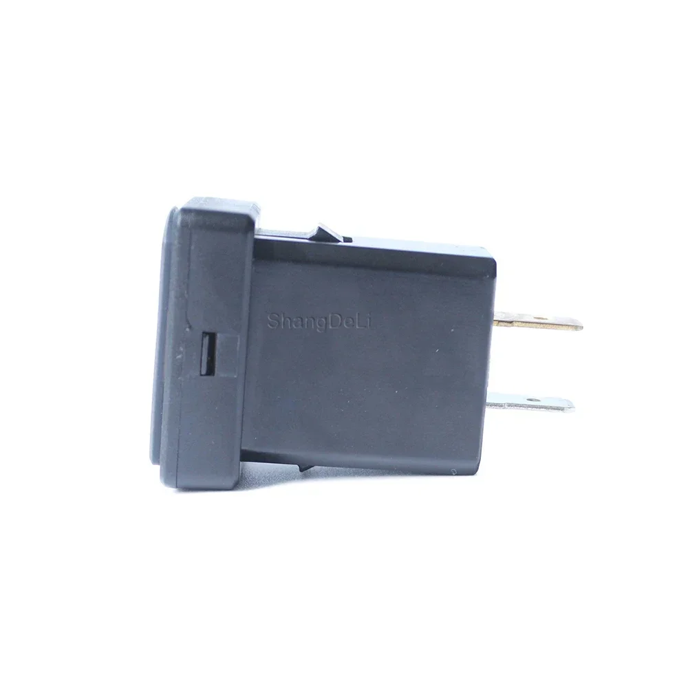 Car Charger Dual USB Interface Socket with Voltage Display For Mitsubishi Outlander 3 Xpander Mirage Eclipse Cross asx 2018 2019 image 3