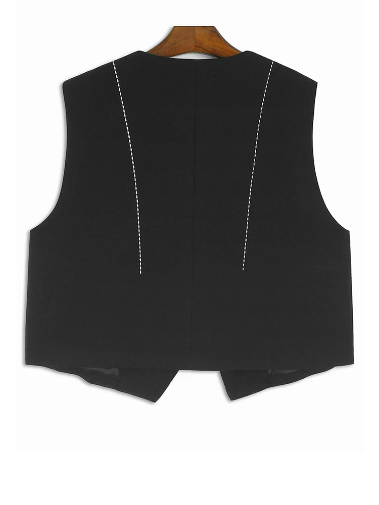 [EAM] Women Black Irregular Topstitched Big Size Short Vest New V-collar Sleeveless Fashion Tide Spring Autumn 2024 1DH7090