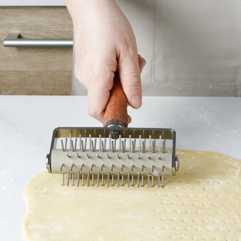 Pizza Bread Needle Puncher Roller Stainless Steel Wheel Pie Pastry Dough Roller With Wooden Handle For Baking Making Supplies