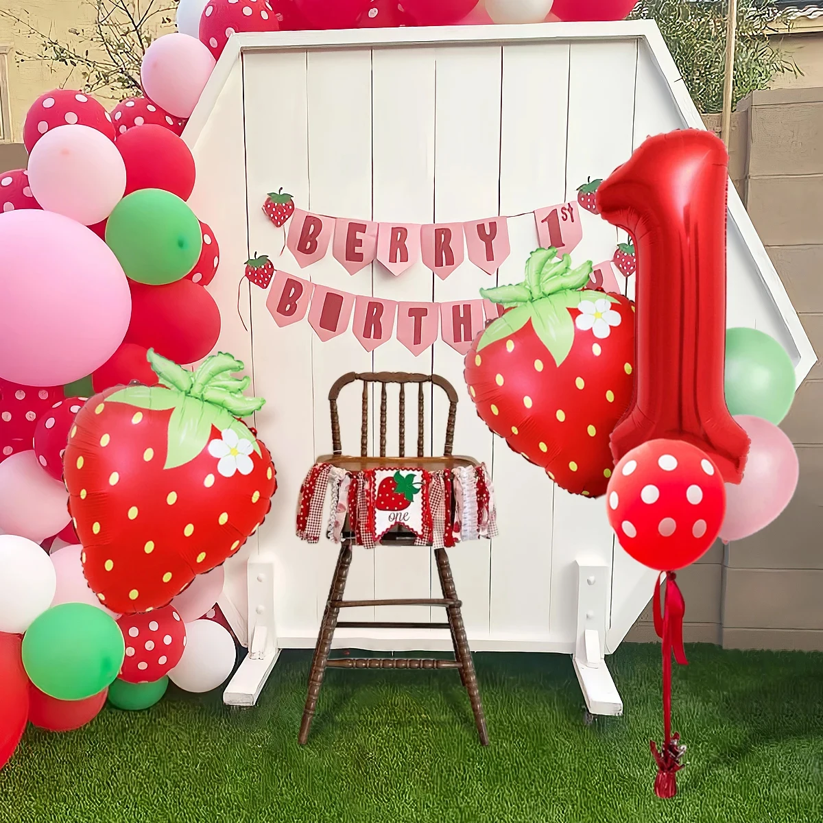 13-teiliges Erdbeer-Ballon-Set mit Aluminiumfolienballons und Latexballons mit Polka-Dot-Muster für Geburtstagsfeiern und Jubiläumsdekorationen – Detail 5