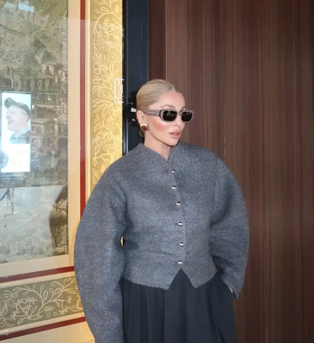 Giacca in lana tinta unita bordeaux Colletto alla coreana Chiusura con bottoni Capispalla lunghi da donna allentati 2025 Top da donna per pendolari di strada alla moda autunnale