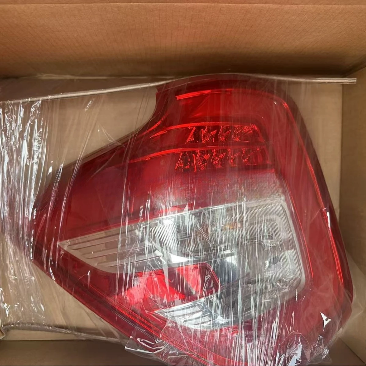 Double Dra gon Tivira Rear Tail Light Assembly Tivoli XLV Original Tail Light Left and Right Tail Light 8360235500 8360135500