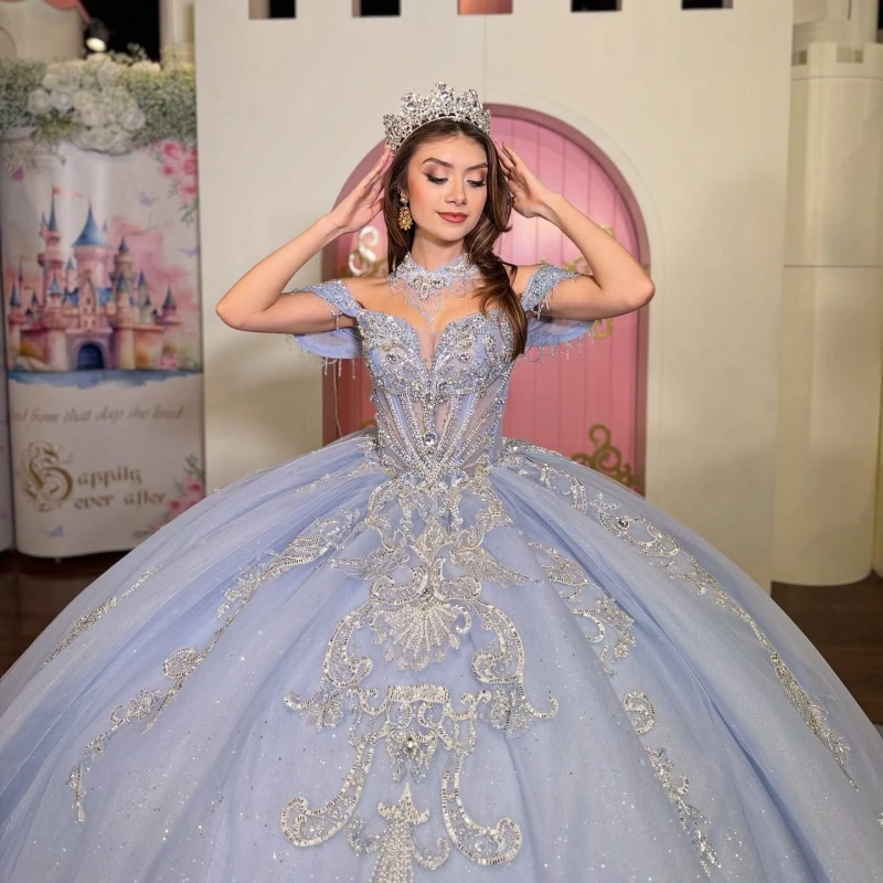 

Sky Blue Shiny Ball Gown Quinceanera Dresses Applique Lace Beading Crystal Bow Tull Corset Off The Shoulder Sweet 16 Dress vesti