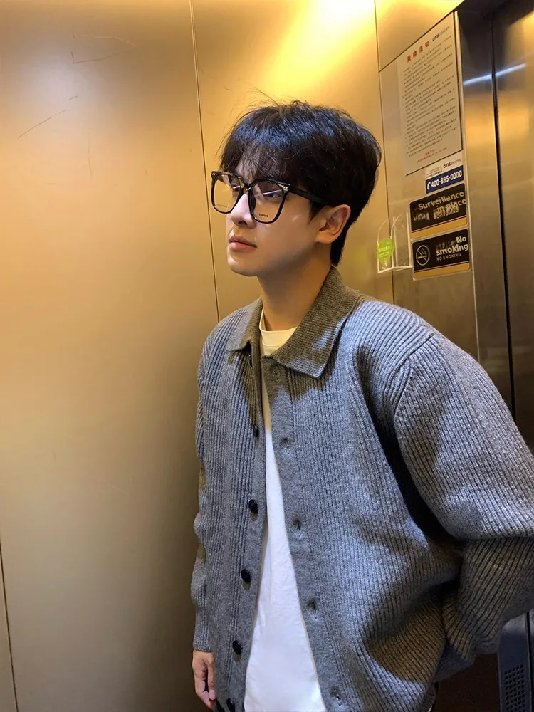 

Мужской серый вязаный кардиган на пуговицах, осенне-зимний, в расслабленном стиле, премиум-класса, свободного кроя, повседневный, в американском стиле