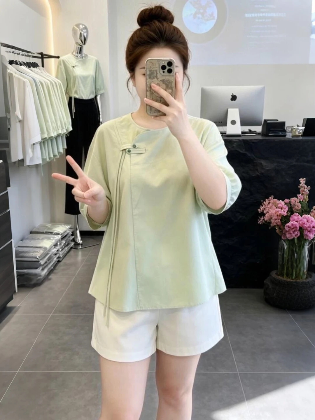 

New Chinese Style Loose Women's Shirt with Button Design Summer 2026 plus Size Slimming Top for plus Size Women