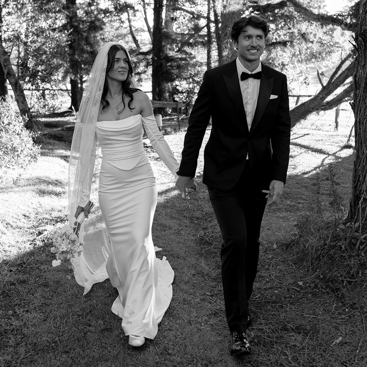 Long Fitted Sleeves Sheath Corset Wedding Dress Customized Basque Waist Ivory Satin Ruched Drape Zipper Buttons Bridal Ballgown