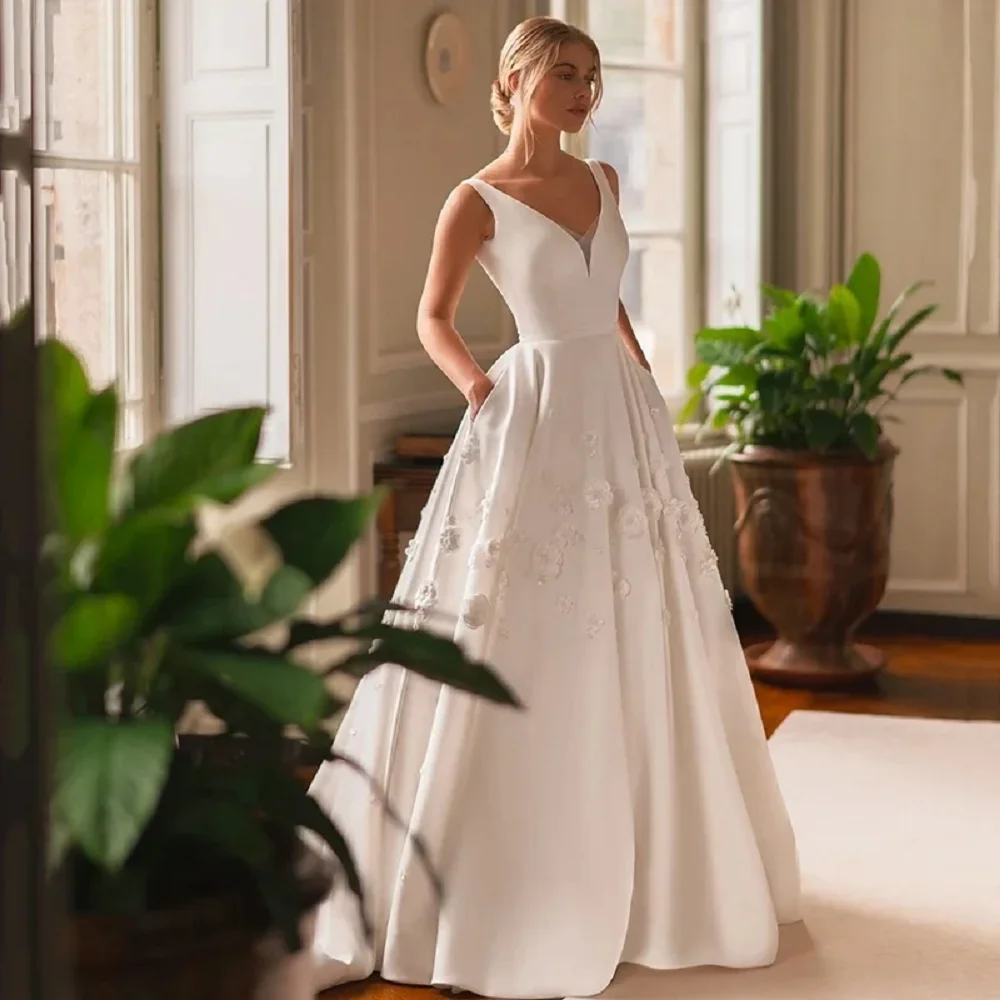 

Customized Elegant A Line Women Wedding Dresses Sexy V Neck Sleeveless Bride Gowns Backless 3D Flowers Vestidos De Novia