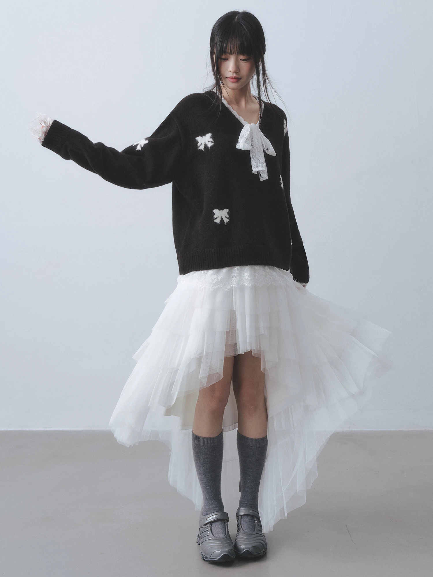 

Dirl k Sweet White Bow Knot Embroidery V-ne Lace Loose Knitted Sweater Soft Blend Long Sve Winter Top
