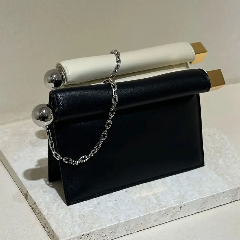 

Fashion Fold Women's Bag NEW Straw Woven Shoulder Bag Luxury Designer Evening Bags for Women Chains Crossbody Sling Bags Clutch