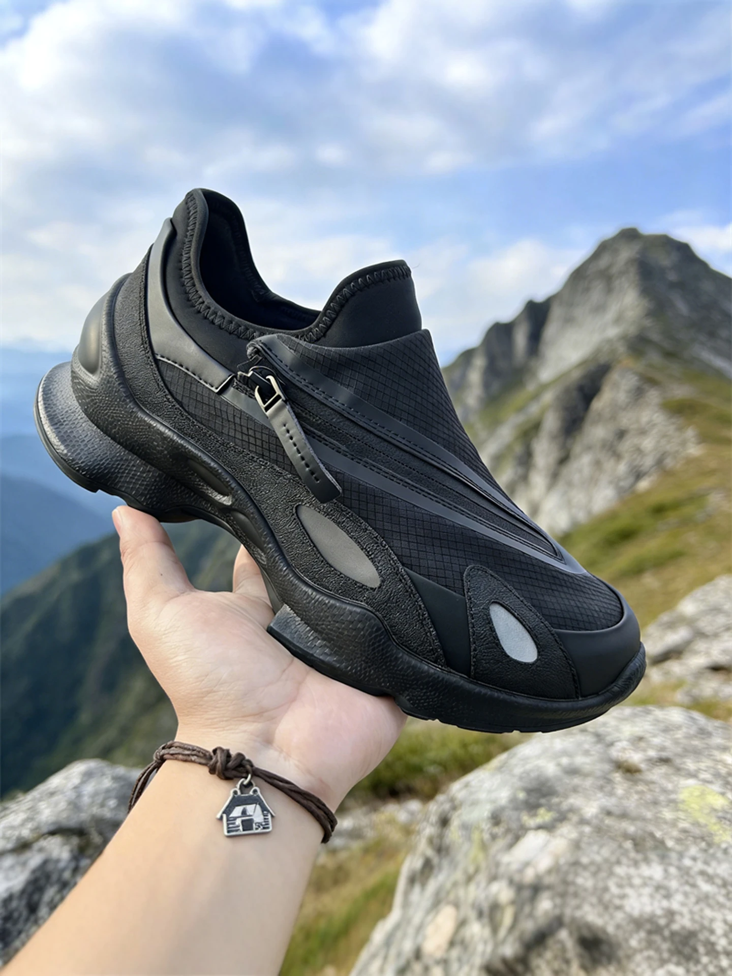 men's-climbing-shoes-summer-breathable-anti-odor-slip-on-side-zipper-sports-shoes-anti-slip-wear-resistant-lightweight-outdoo