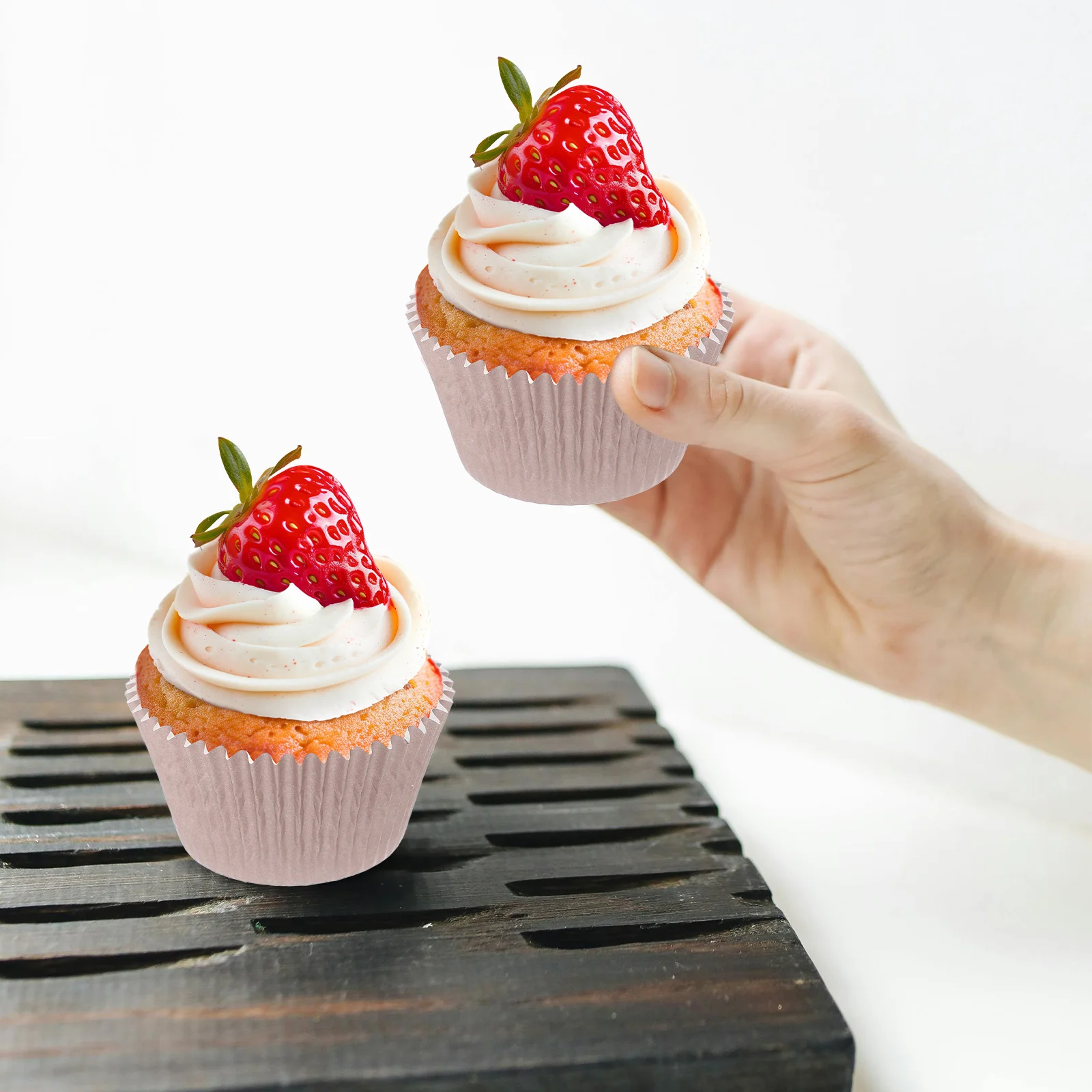 100 pezzi Set di bicchieri di carta per olio Muffin Pan Cottura Reposteria Forma Vassoio per torte Cupcakes Tazze Fodere colorate usa e getta