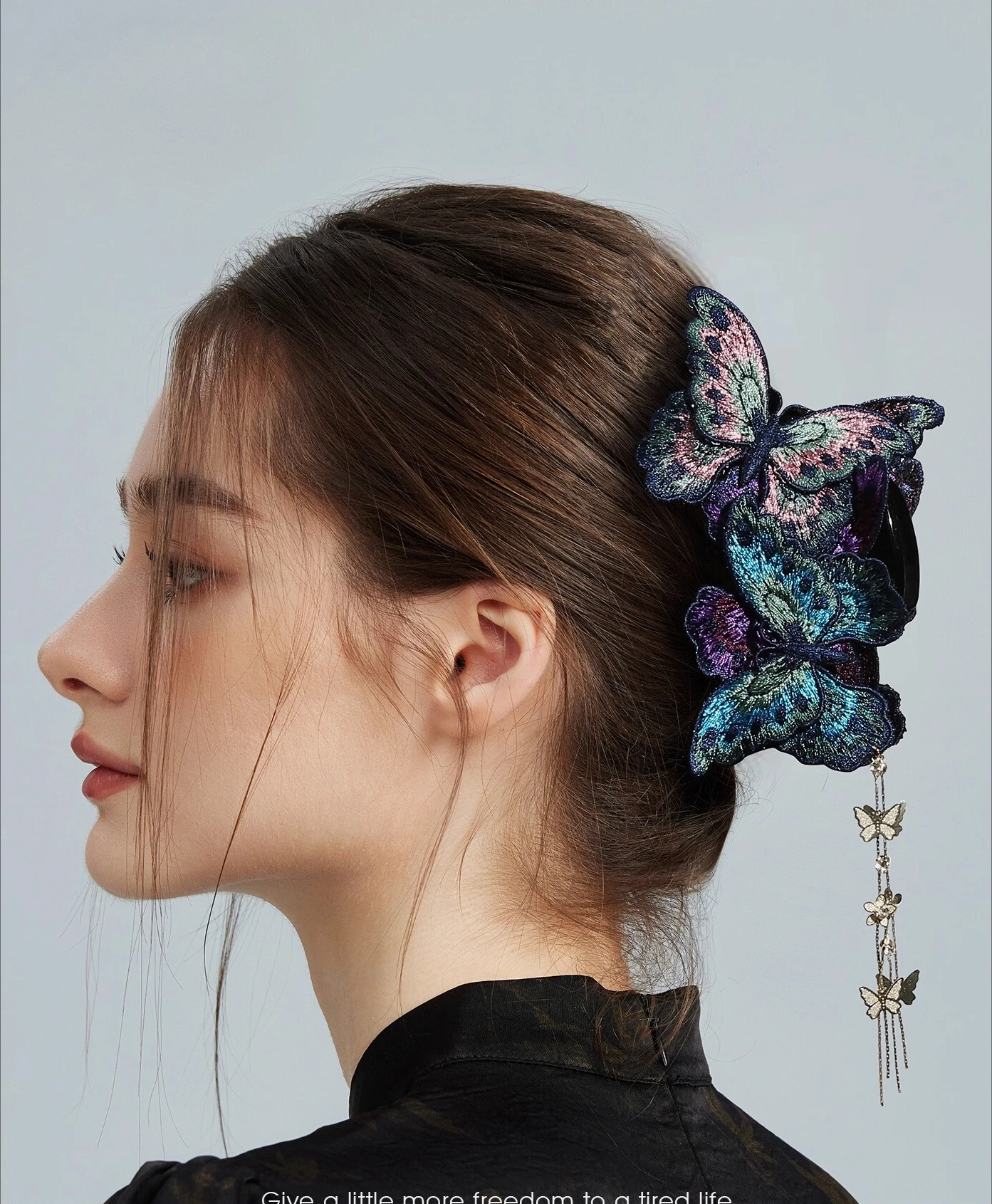 

Guofeng butterfly hairpin, new Chinese women's shark clip, niche grab clip tassel on the back of the head