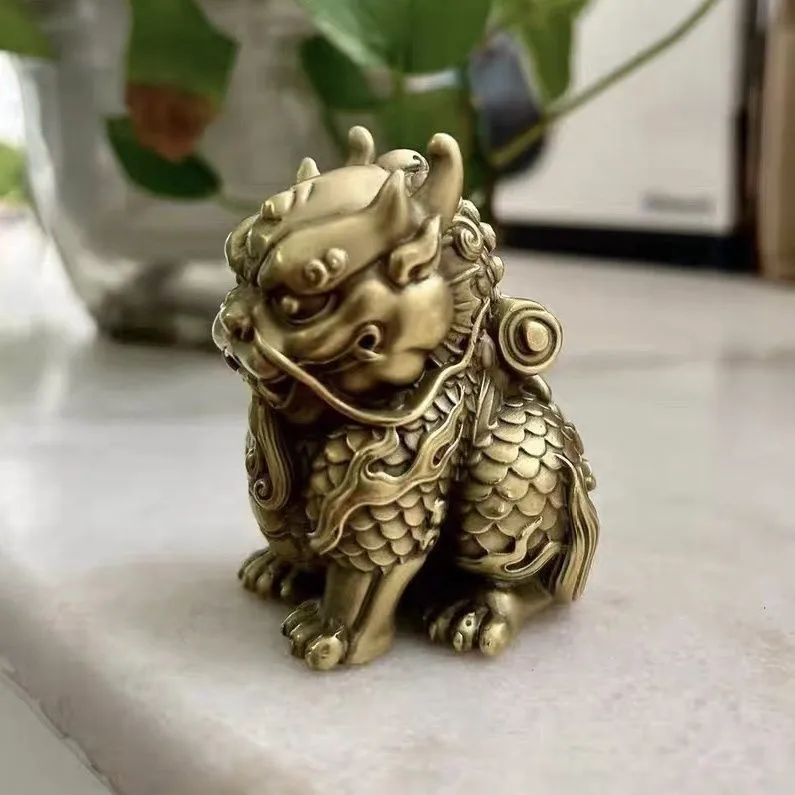 Qilin Desktop Small Ornament Study Room Paperweight Creative Arts Handheld Tea Pet Men's Gift-X