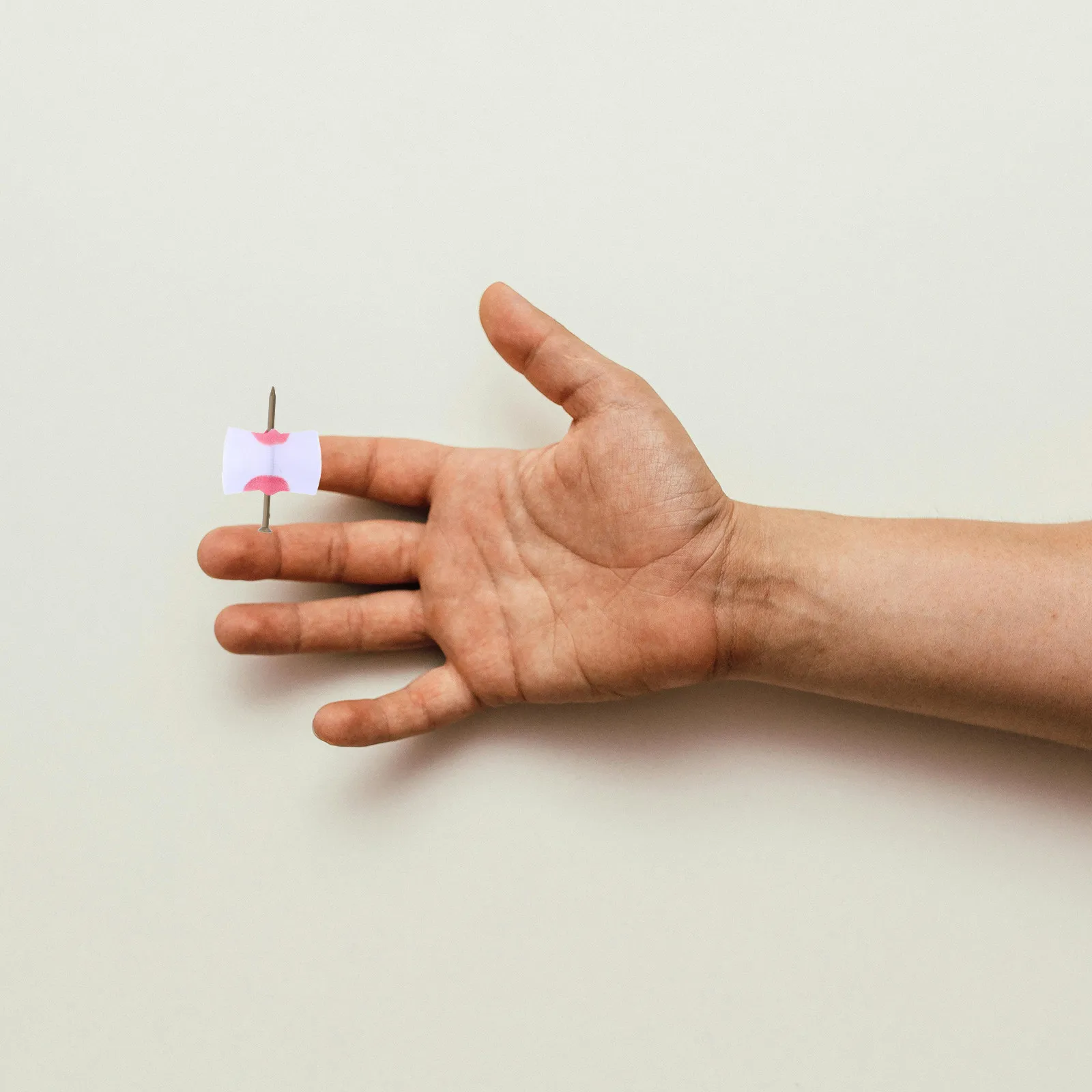 

Bloody Nail Through Finger Prank Prop Scary Halloween Party Fake Nail Trick Supply Tool Halloween Prank Items Blood Fingers