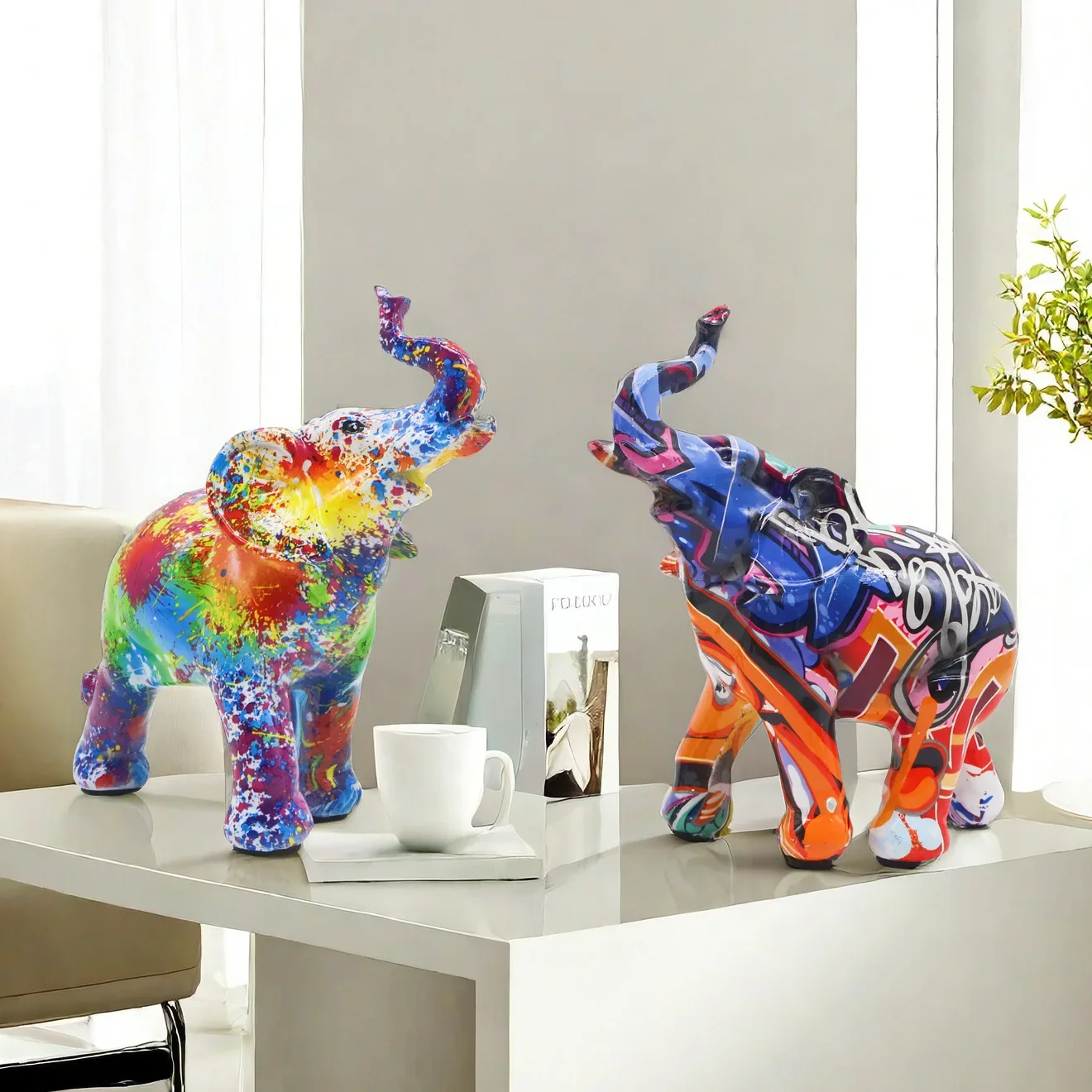 

American retro colorful mini elephant resin crafts, home entryway, TV cabinet, wine cabinet decorations and ornaments