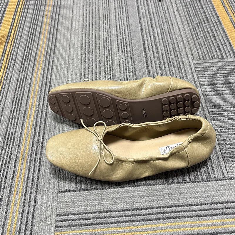 Neu in der Mode: Weiche Damen-Ballerinas mit flachem Absatz, lässige, flache Damenschuhe zum Hineinschlüpfen, mit Schmetterlingsknoten. – Detail 14