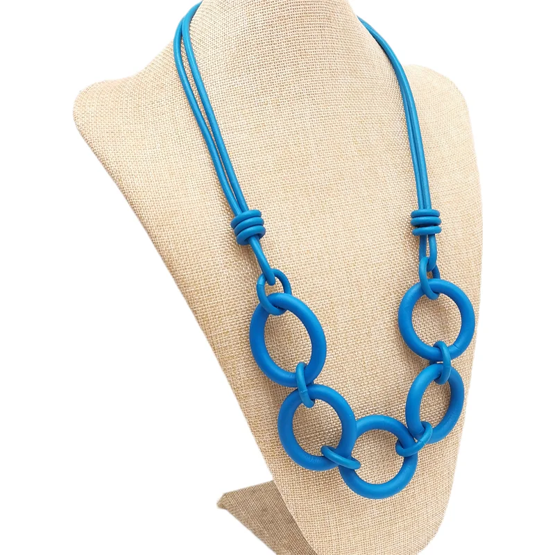 UKEBAY Minimalistische Halskette mit Kreisanhänger aus Gummi für Damen, Gothic-Schmuck, leichtes Modeaccessoire, Geschenk, Halskette für den täglichen Gebrauch – Detail 9